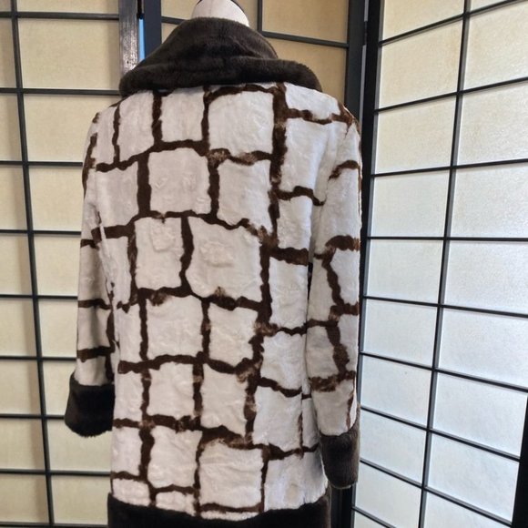 Vintage Faux Fur Coat - Picture 6 of 13